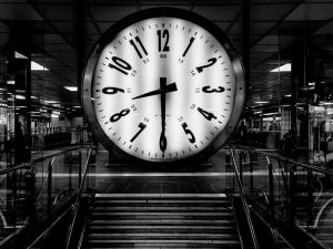 MIDLIFE CRISIS Dauer ungewiss